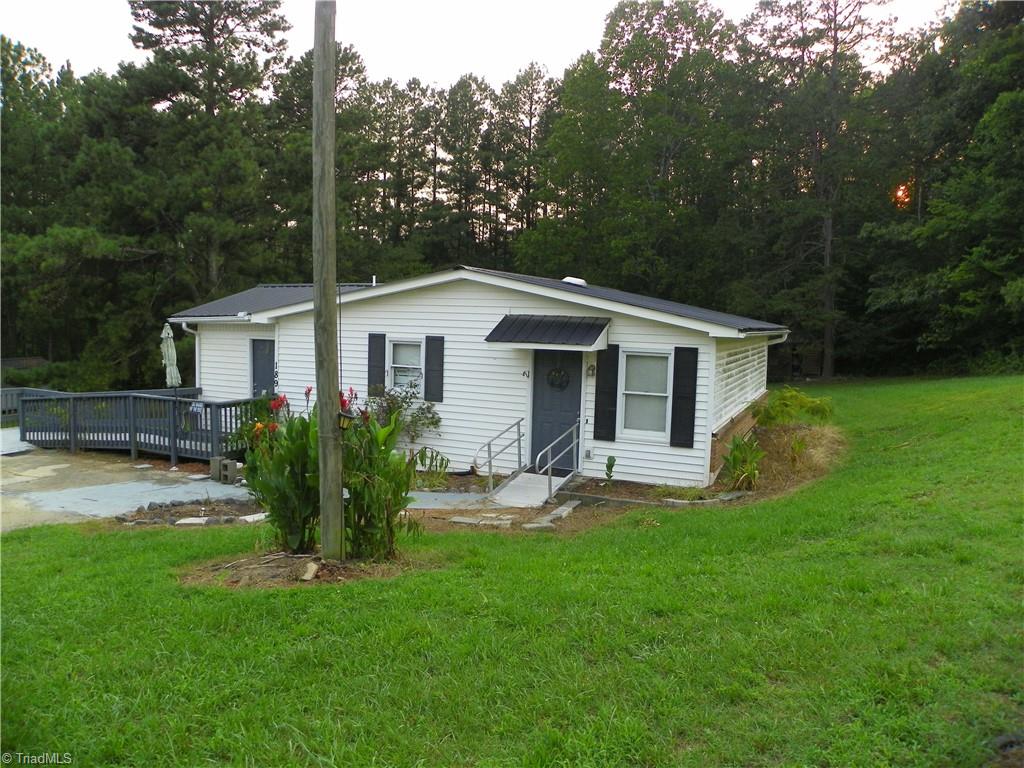 Photo of 189 High Bluff Drive, Lexington, NC 27295 (MLS # 1229348)