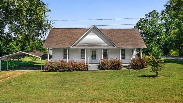 130 LOOP ST, MOCKSVILLE, NC 27028 - Image df3c8eb1532b8e145afea3ca1a6e9ec3/641080949