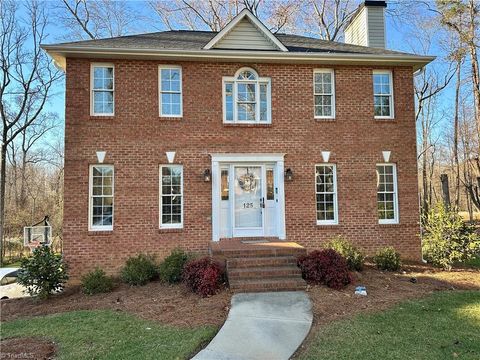 A home in Clemmons