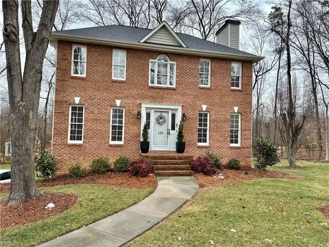 A home in Clemmons