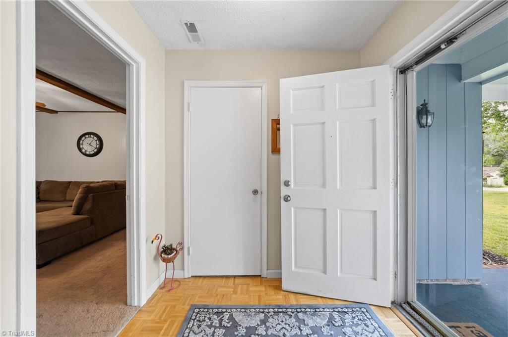 1906 Middlewood Court, High Point, North Carolina image 4