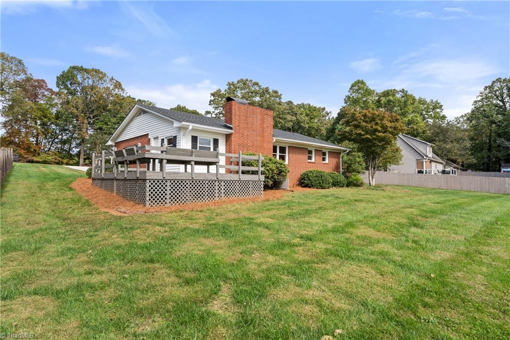 Pfafftown, North Carolina 27040, United States, 3 Bedrooms Bedrooms, ,2 BathroomsBathrooms,Residential,Active,233826