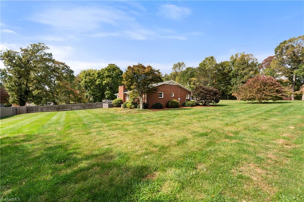 Pfafftown, North Carolina 27040, United States, 3 Bedrooms Bedrooms, ,2 BathroomsBathrooms,Residential,Active,233826