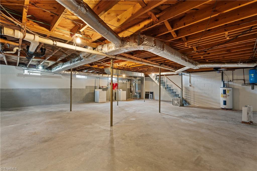 Pfafftown, North Carolina 27040, United States, 3 Bedrooms Bedrooms, ,2 BathroomsBathrooms,Residential,Active,233826