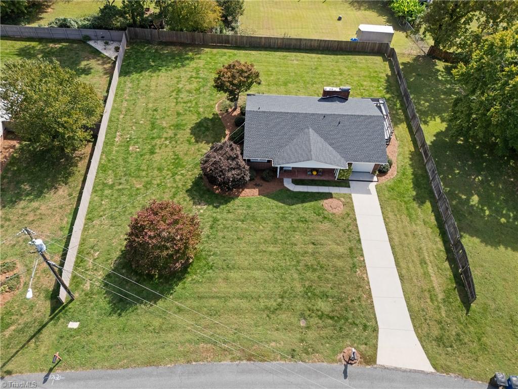Pfafftown, North Carolina 27040, United States, 3 Bedrooms Bedrooms, ,2 BathroomsBathrooms,Residential,Active,233826