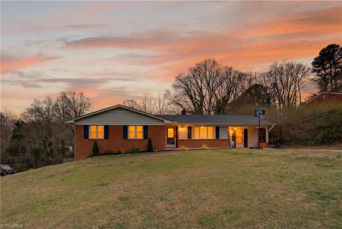 Homes For Sale - 236 Charles Avenue<br/> Randolph County, Asheboro, NC 27205