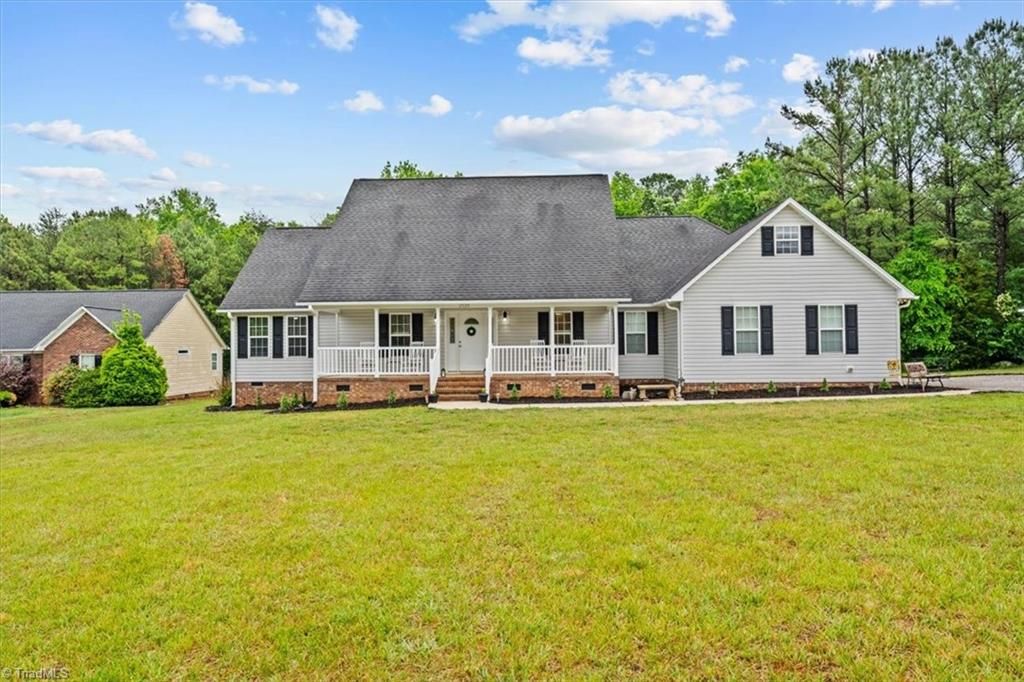 Photo of 2529 Danny Bell Road, Asheboro, NC 27205 (MLS # 1218806)
