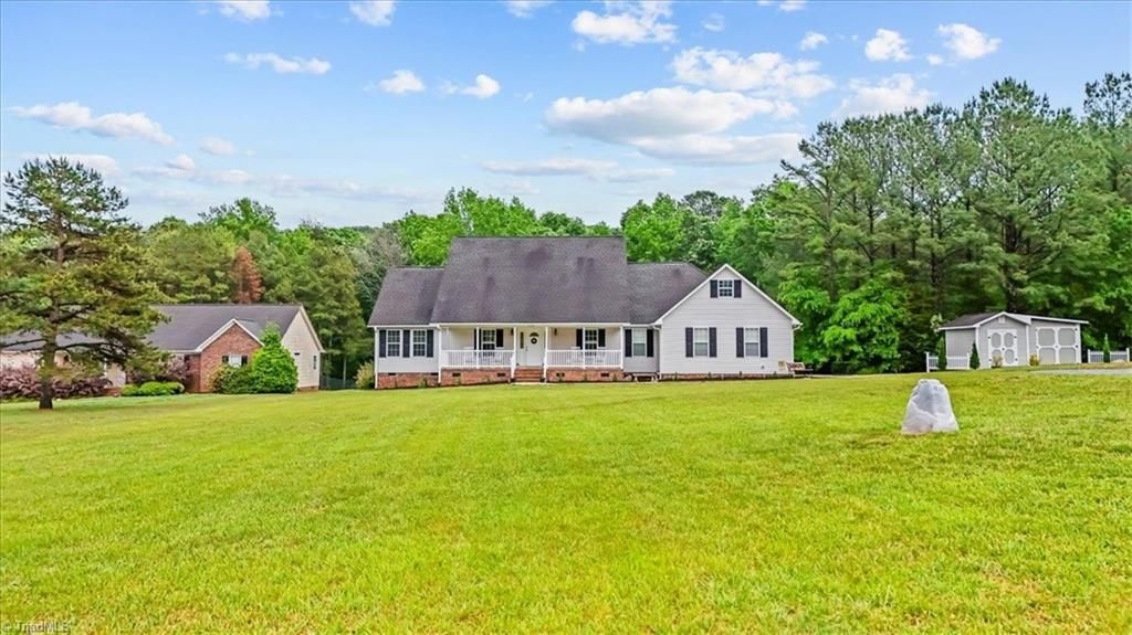 Photo of 2529 Danny Bell Road, Asheboro, NC 27205 (MLS # 1218806)