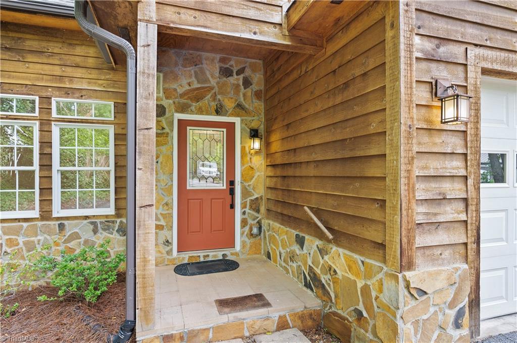 833 E Country Club Road, Mount Airy, North Carolina image 4