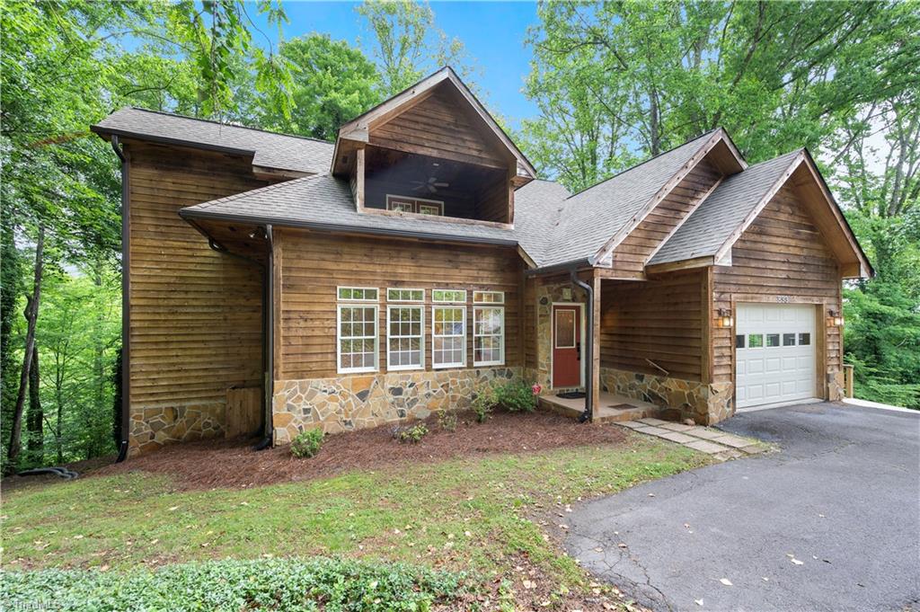 833 E Country Club Road, Mount Airy, North Carolina image 2