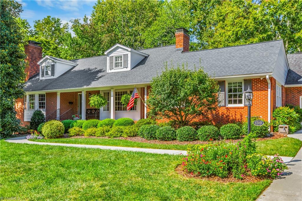 1319 Robin Hood Road