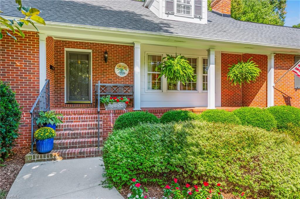 1319 Robin Hood Road