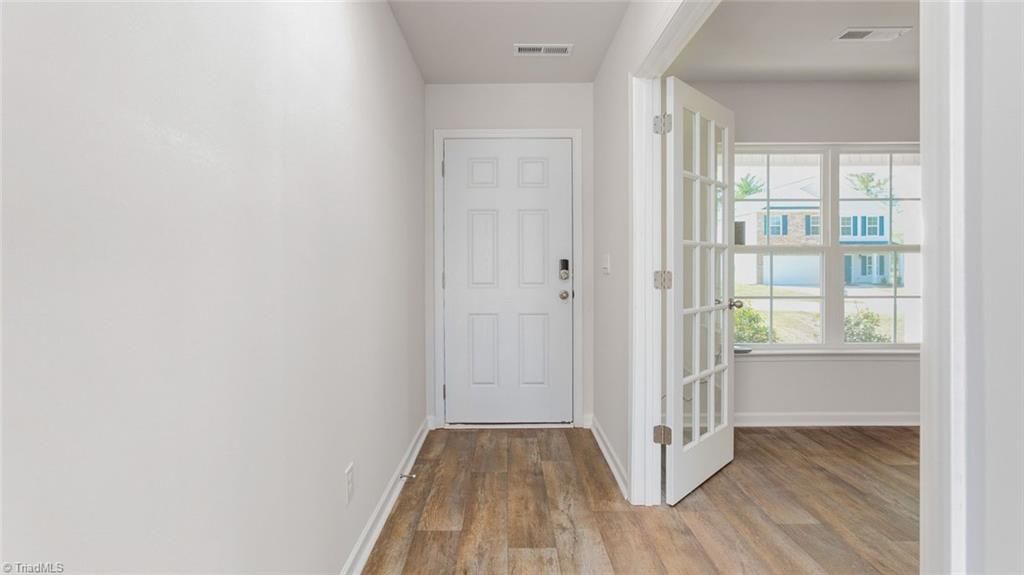 Photo of 3006 Middle Creek Lane, Greensboro, NC 27405 (MLS # 1210038)