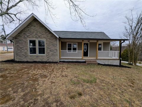 Photo of 4229 N Fuller Mill Road, Thomasville, NC 27360 (MLS # 1203890)