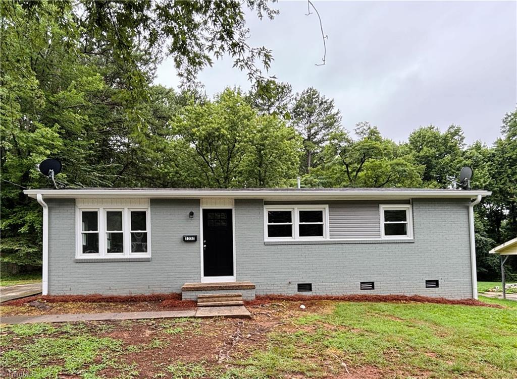1332 Calvert Drive, Winston-salem, NC, 27107