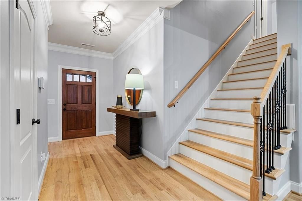 Photo of 4052 Ridgeline Drive, Kernersville, NC 27284 (MLS # 1207240)