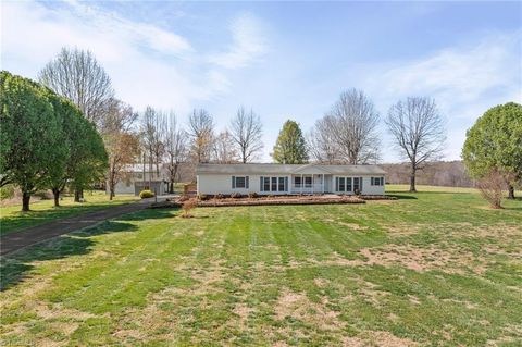 Mobile Home For Sale - 3436 Rome Anthony Road<br/> Yadkin County, Yadkinville, NC 27055