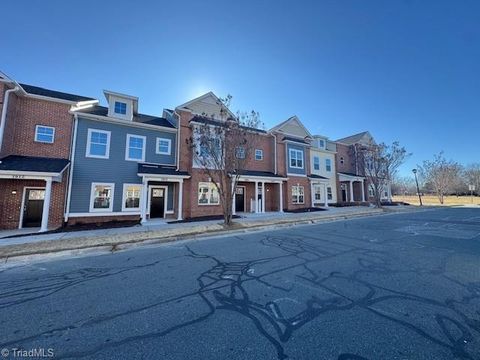 Homes For Sale - 1902 Everitt Street<br/> Greensboro, NC 27401