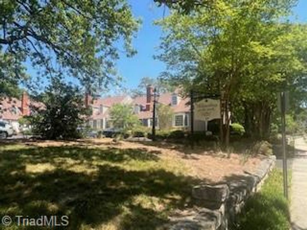 Photo of 101 N Park Drive #E, Greensboro, NC 27401 (MLS # 1216105)