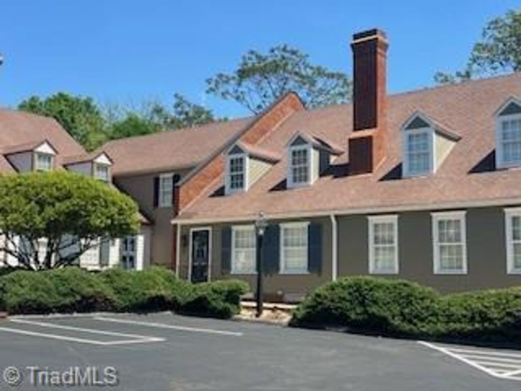 Photo of 101 N Park Drive #E, Greensboro, NC 27401 (MLS # 1216105)