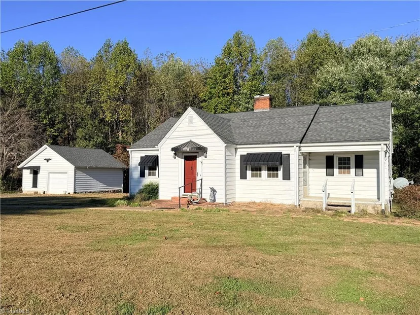 4904 Austin Little Mountain Road, photo 1 of 27