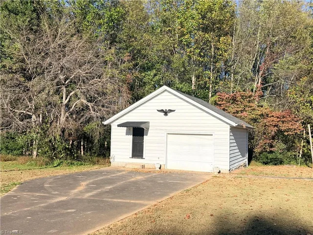 4904 Austin Little Mountain Road, photo 4 of 27