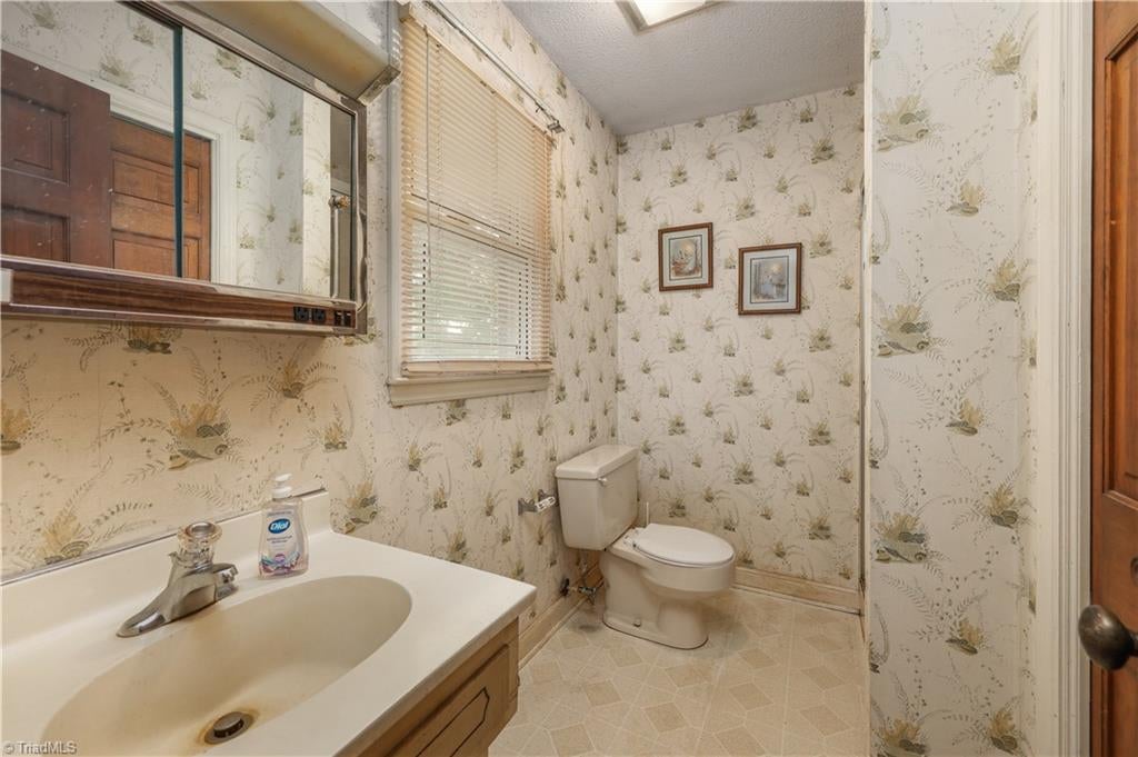 4988 Amick Ln, Liberty, NC, 27298, USA, 3 Bedrooms Bedrooms, ,3 BathroomsBathrooms,Residential,Active,4988 Amick Ln,1229342