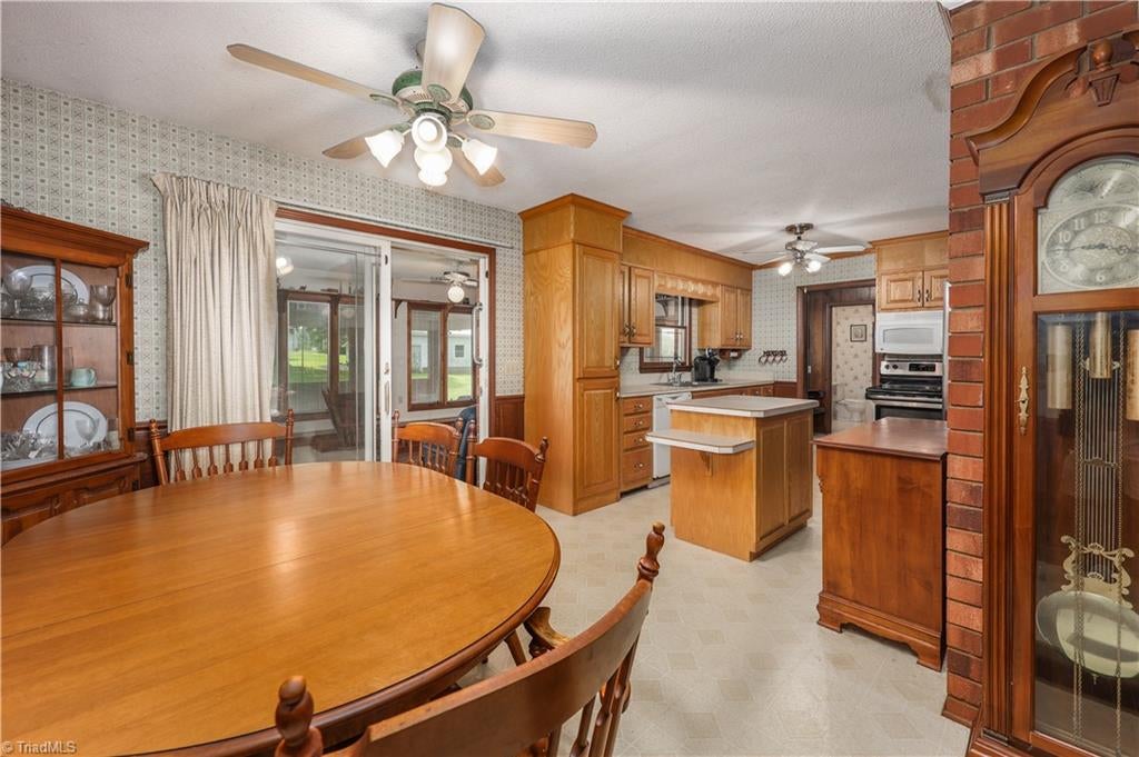 4988 Amick Ln, Liberty, NC, 27298, USA, 3 Bedrooms Bedrooms, ,3 BathroomsBathrooms,Residential,Active,4988 Amick Ln,1229342