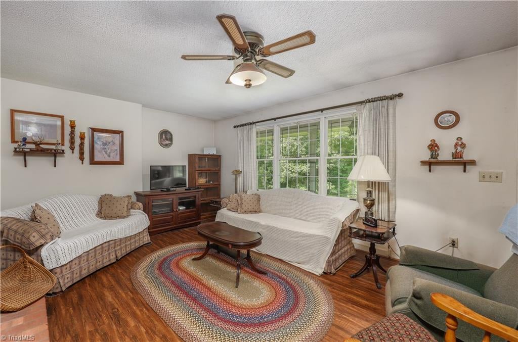 4988 Amick Ln, Liberty, NC, 27298, USA, 3 Bedrooms Bedrooms, ,3 BathroomsBathrooms,Residential,Active,4988 Amick Ln,1229342