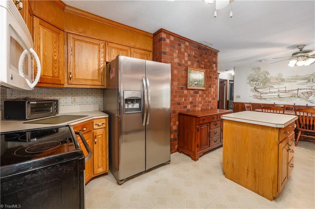 4988 Amick Ln, Liberty, NC, 27298, USA, 3 Bedrooms Bedrooms, ,3 BathroomsBathrooms,Residential,Active,4988 Amick Ln,1229342