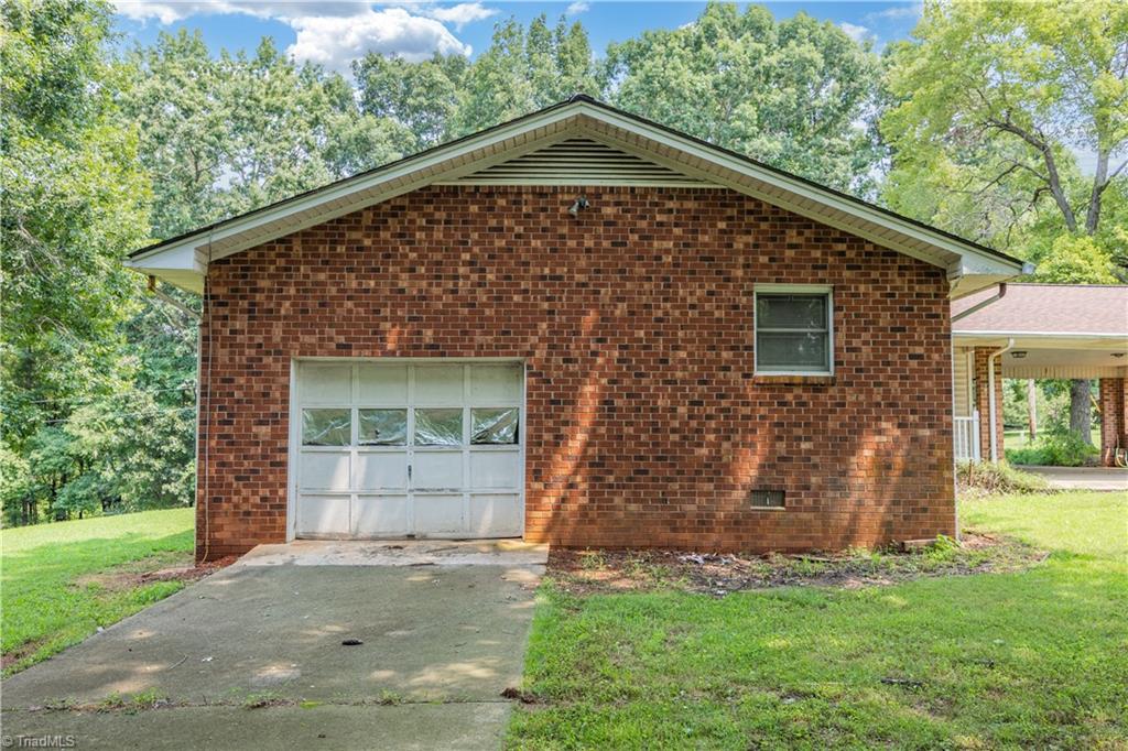 4988 Amick Ln, Liberty, NC, 27298, USA, 3 Bedrooms Bedrooms, ,3 BathroomsBathrooms,Residential,Active,4988 Amick Ln,1229342