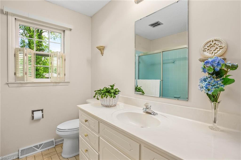 705 Memorial Park Drive, Thomasville, North Carolina image 19