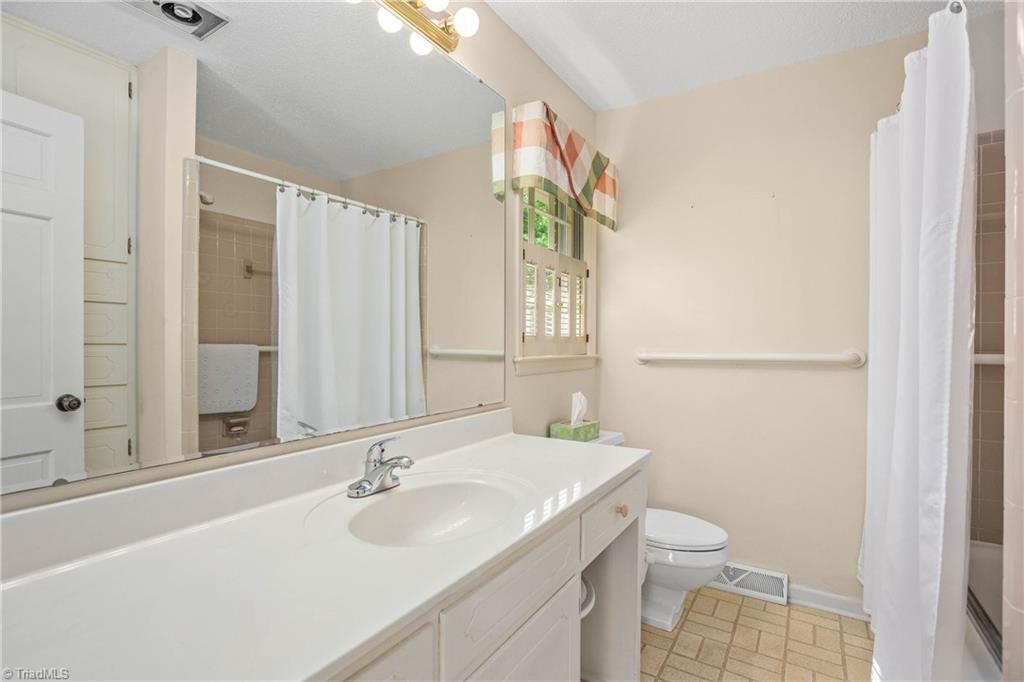 705 Memorial Park Drive, Thomasville, North Carolina image 25