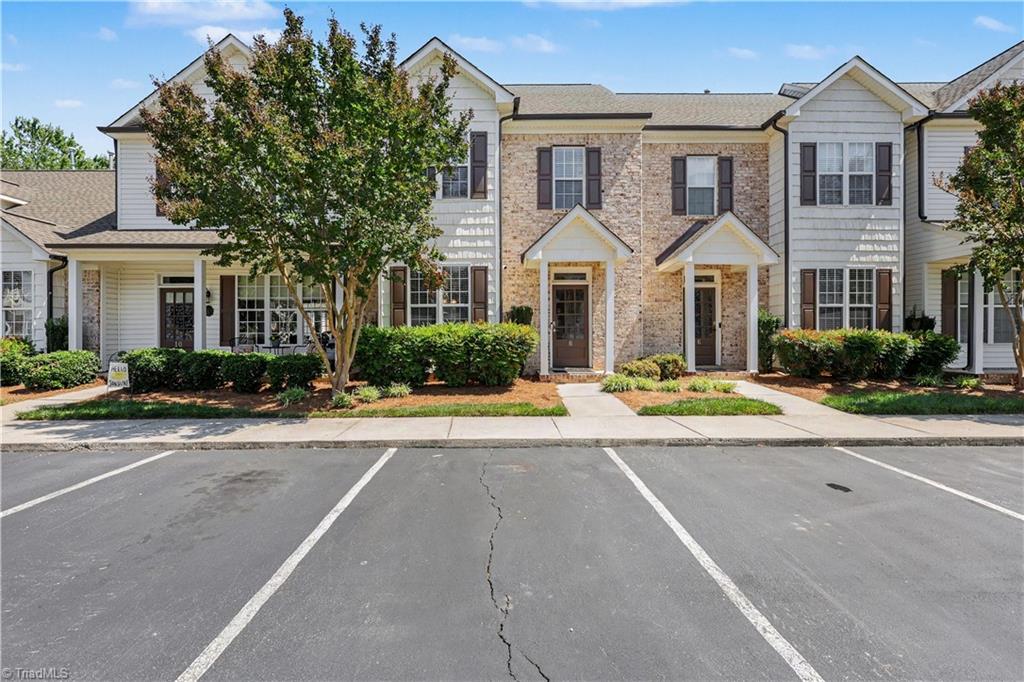 Photo of 8 Viburnum Lane, Greensboro, NC 27455 (MLS # 1224814)