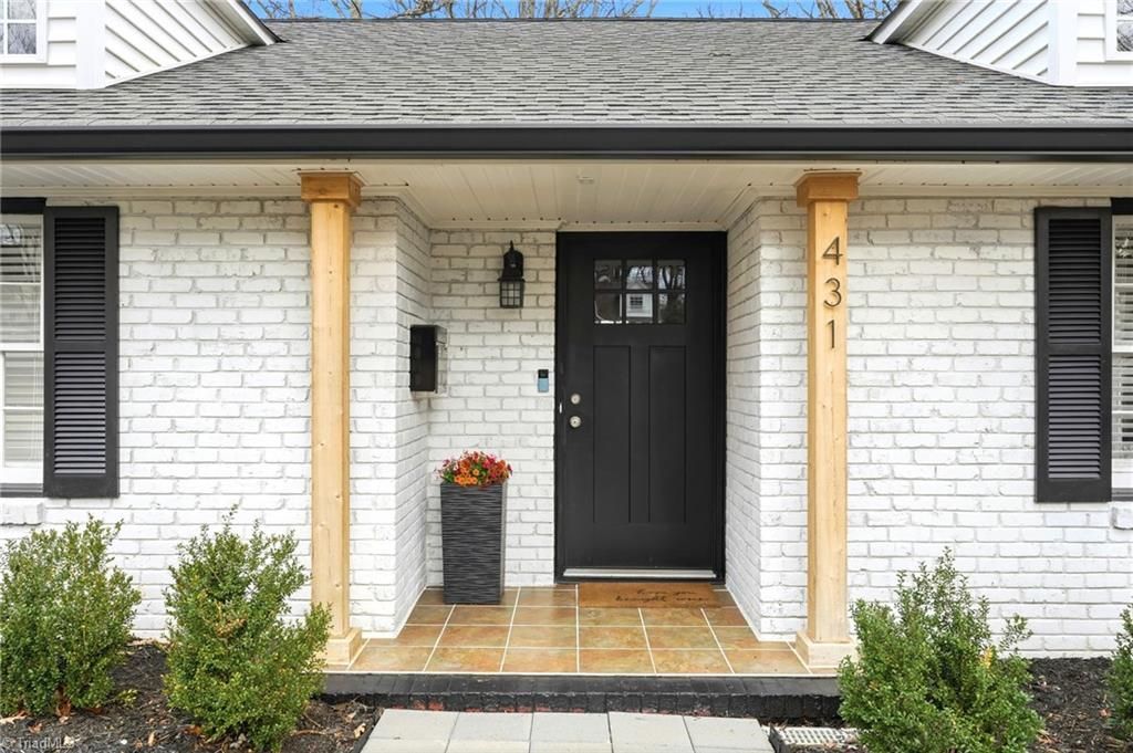 Photo of 431 Lynn Avenue, Winston-Salem, NC 27104 (MLS # 1208037)