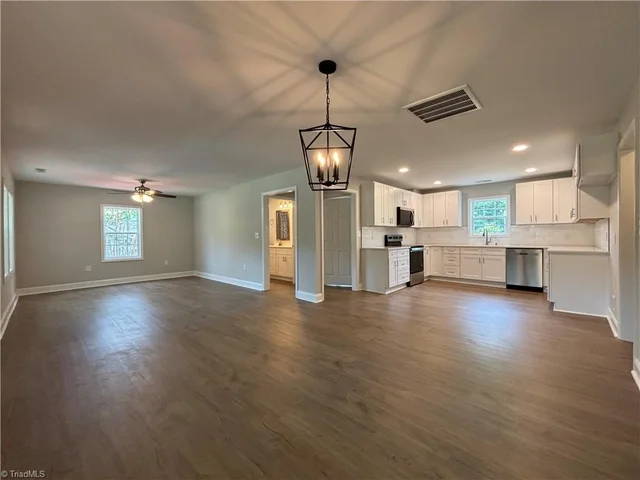 116 Gerry Street, photo 2 of 12