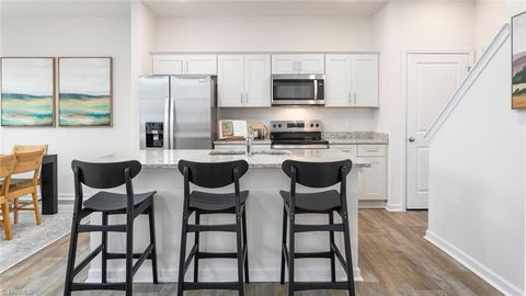 Townhouse For Sale - 1112 Broholmer Lane<br/> Greensboro, NC 27405