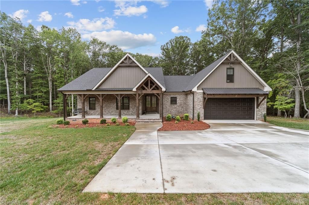 Photo of 2589 Northmont Lake Drive, Asheboro, NC 27205 (MLS # 1190884)