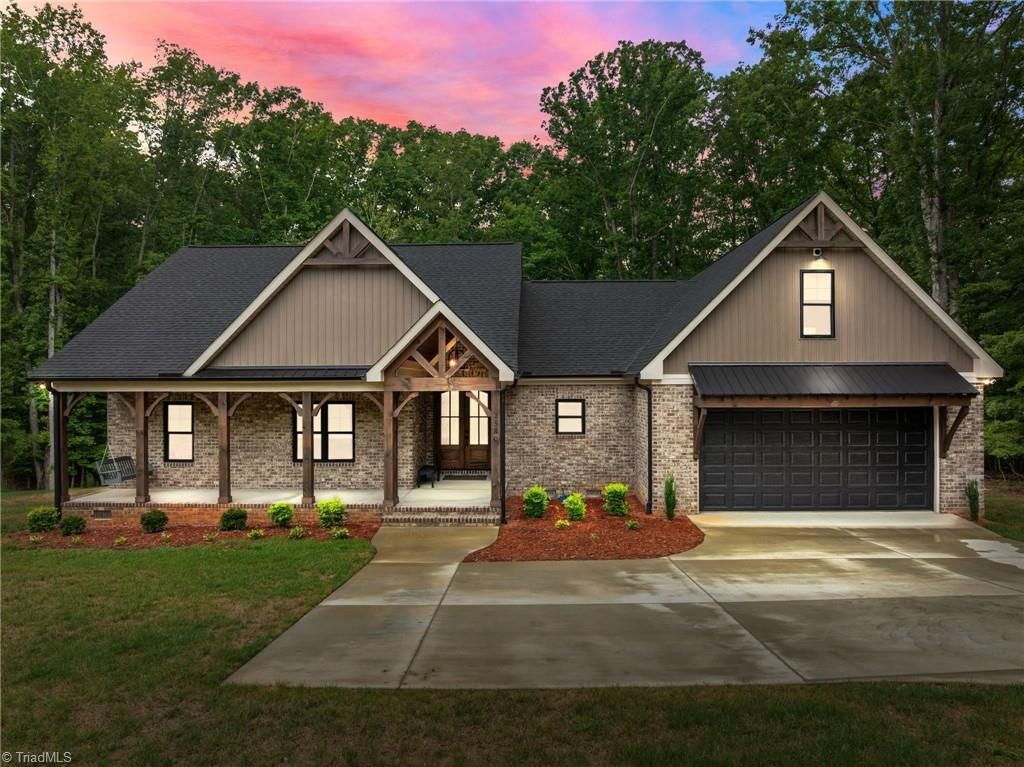 Photo of 2589 Northmont Lake Drive, Asheboro, NC 27205 (MLS # 1190884)