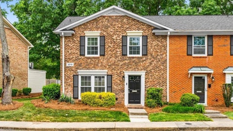 Townhouse For Sale - 3210 Regents Park Lane #D<br/> Greensboro, NC 27455