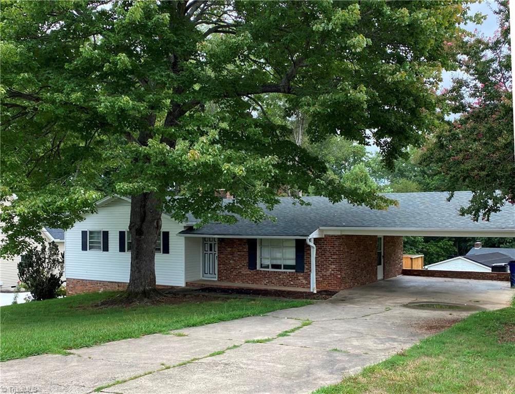 125 Old Wood Lane, Kernersville, North Carolina image 2