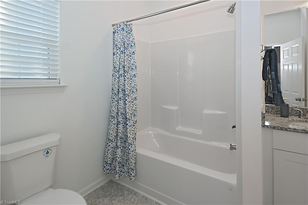 Greensboro, North Carolina 27405, United States, 3 Bedrooms Bedrooms, ,3 BathroomsBathrooms,Residential,Pending,57098