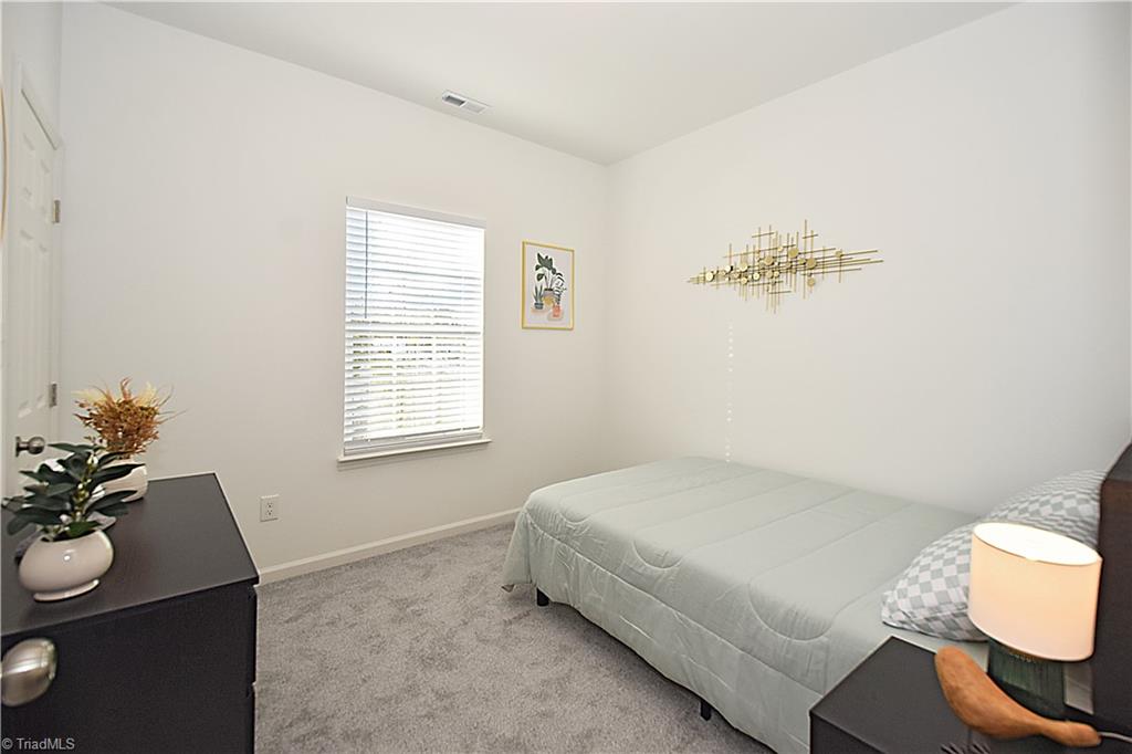 Greensboro, North Carolina 27405, United States, 3 Bedrooms Bedrooms, ,3 BathroomsBathrooms,Residential,Pending,57098