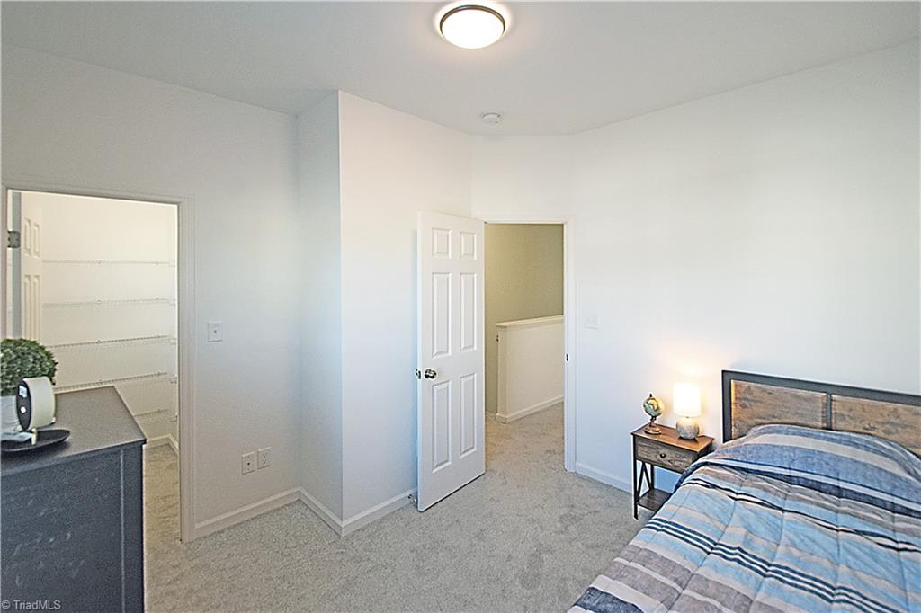 Greensboro, North Carolina 27405, United States, 3 Bedrooms Bedrooms, ,3 BathroomsBathrooms,Residential,Pending,57098