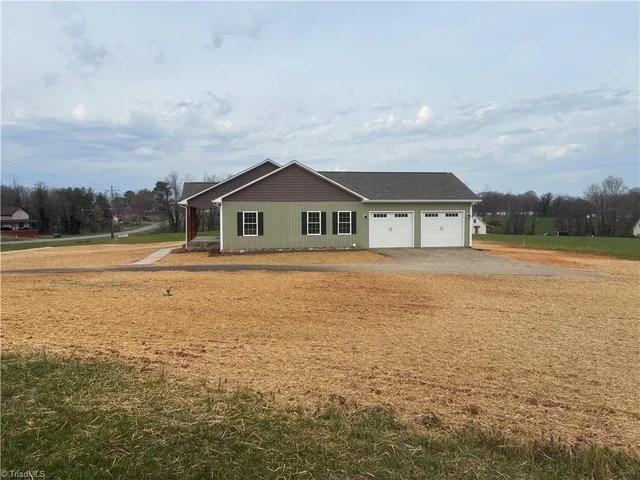 621 W Atkins Street, photo 5 of 29
