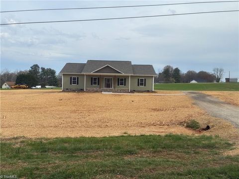 Homes For Sale - 621 W Atkins Street<br/> Dobson, NC 27017