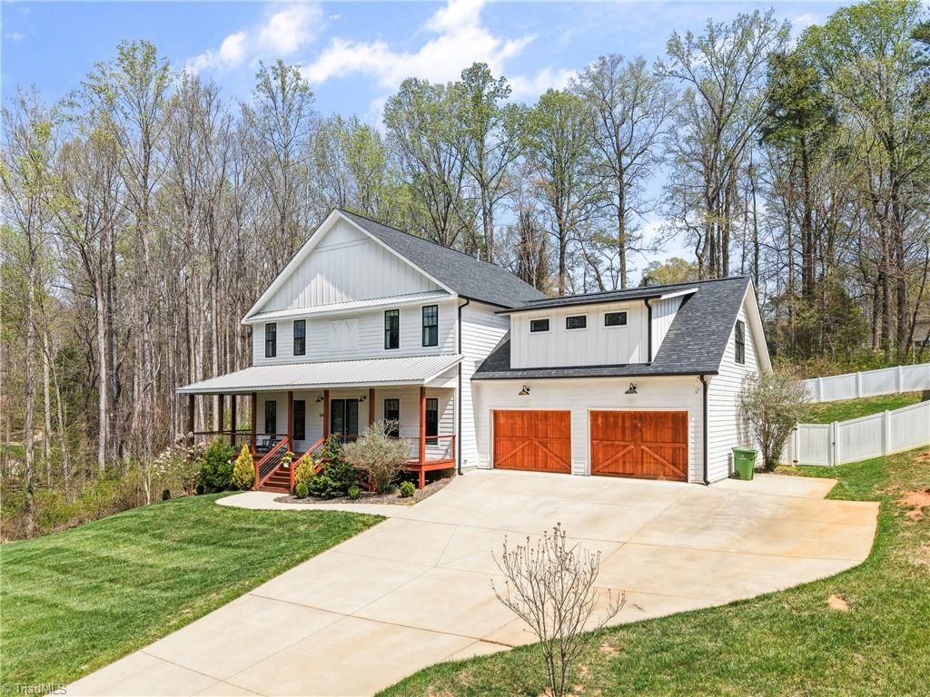 Photo of 649 Doe Run Drive, Kernersville, NC 27284 (MLS # 1214290)