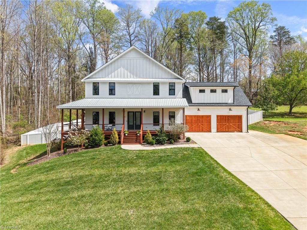 Photo of 649 Doe Run Drive, Kernersville, NC 27284 (MLS # 1214290)