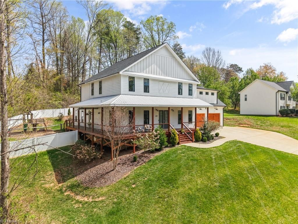 Photo of 649 Doe Run Drive, Kernersville, NC 27284 (MLS # 1214290)