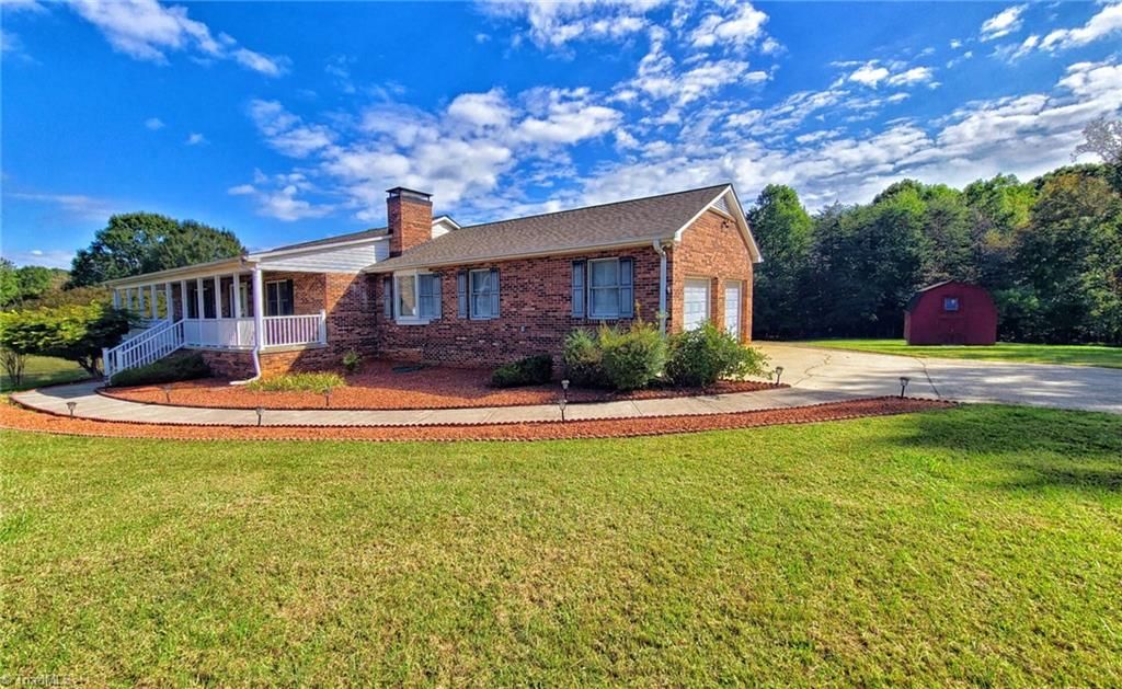 Photo of 2301 Griffith Road, Winston-Salem, NC 27103 (MLS # 1198827)